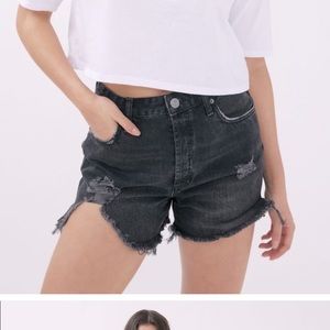 UO BDG High-Waisted Denim Surf Shorts – Distressed Black
